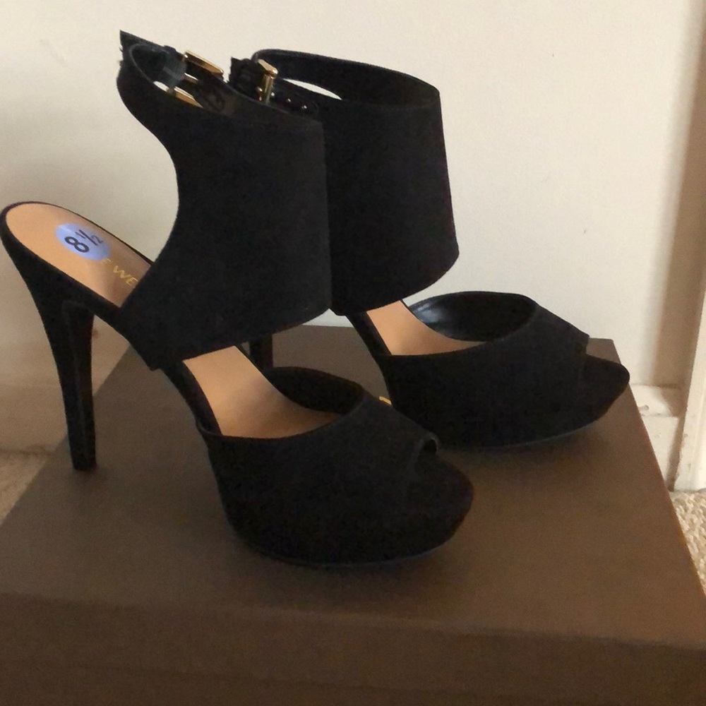 Brand new sleek heels